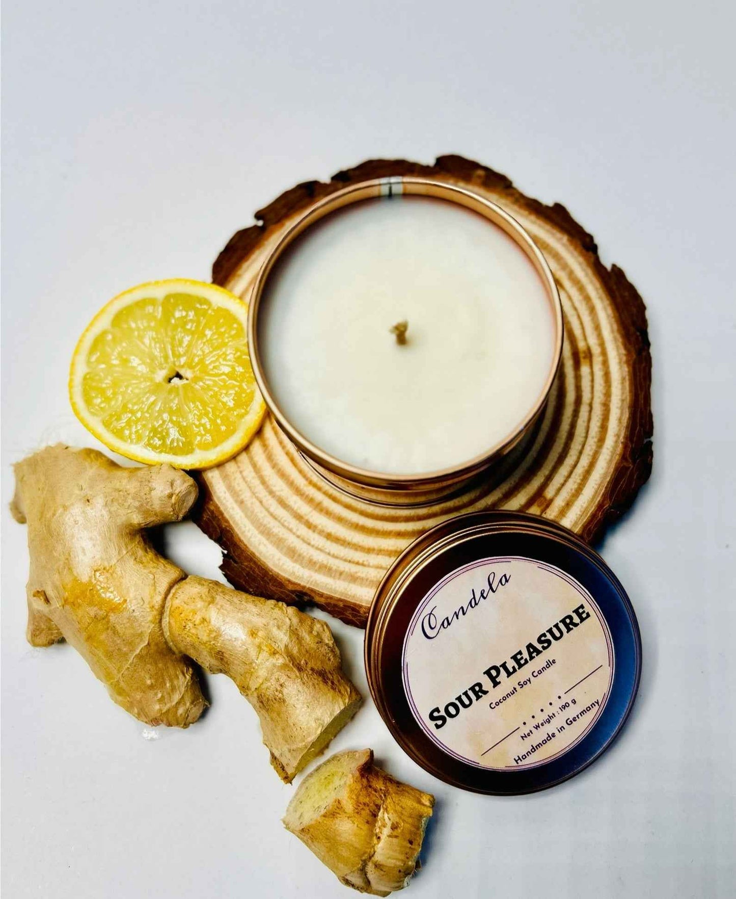 Sour Pleasure Duftkerze – Lemongrass & Ingwer Duft, handgemacht, veganes Wachs, für Wohnzimmer, Küche oder Badezimmer